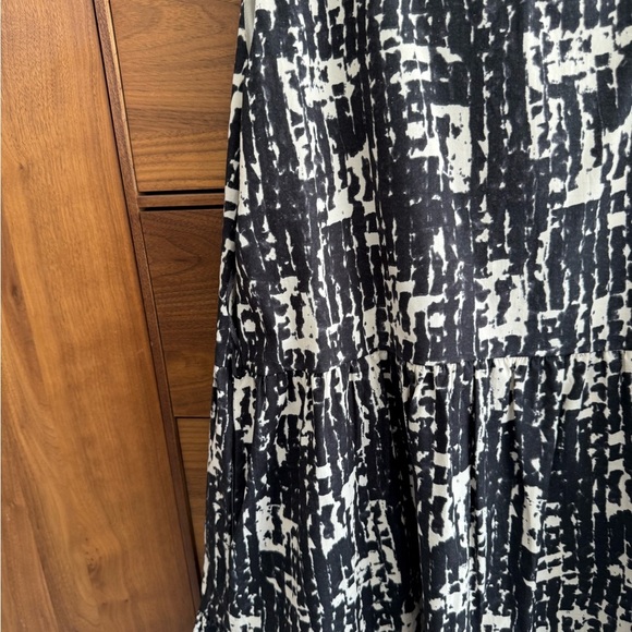 Evereve Black and White Women's Dress - Picture 5 of 6